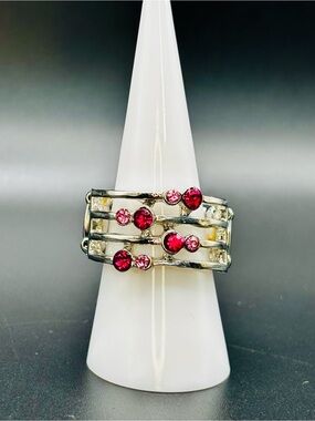 Nwot Silver Multi-Row Bright Pink and Fuchsia cocktail stretch ring